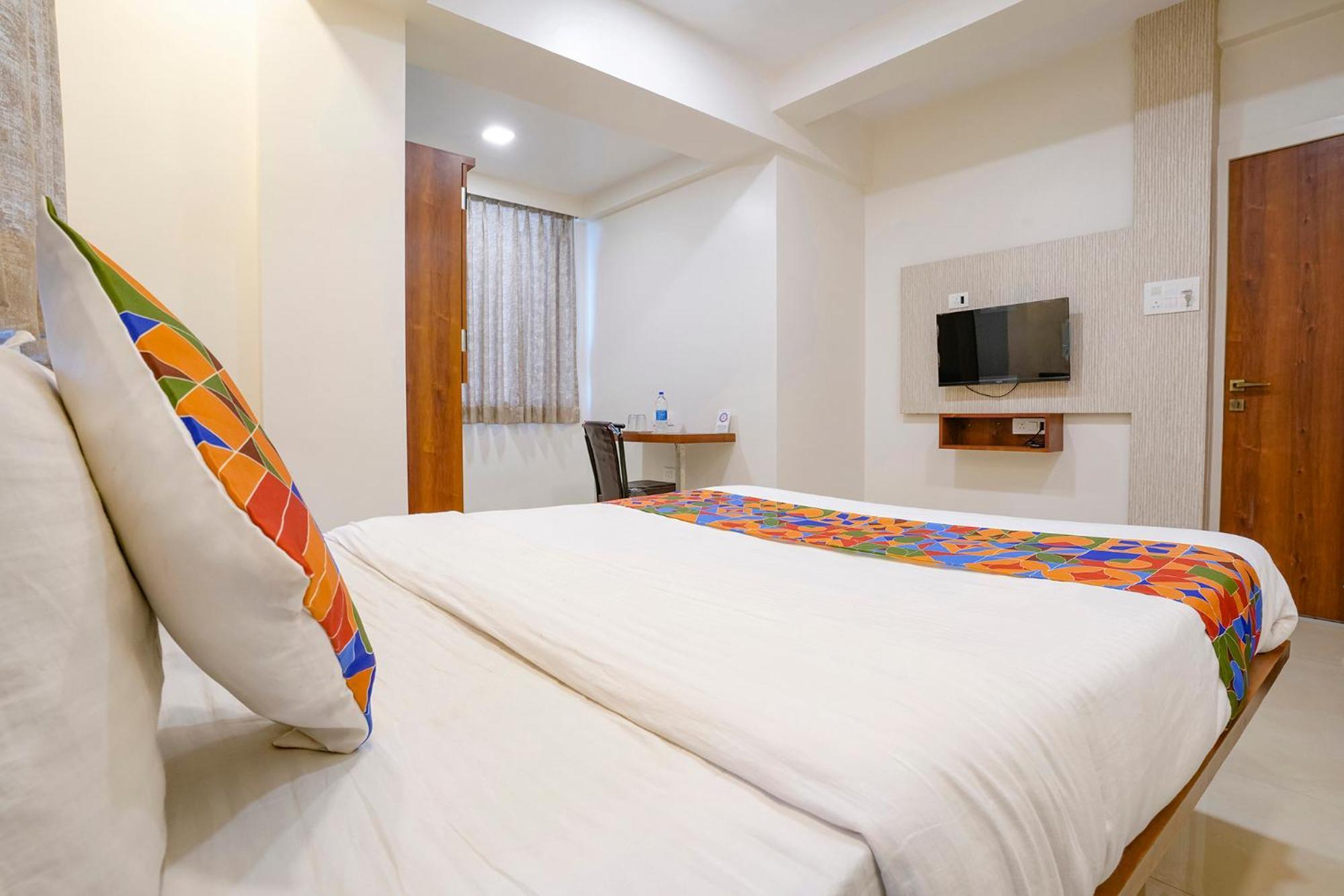 مومباي Fabhotel The Mint المظهر الخارجي الصورة